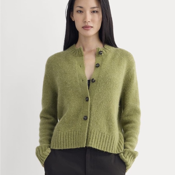Everlane The Crew Cardigan in Alpaca in Moss - Picture 3 of 7